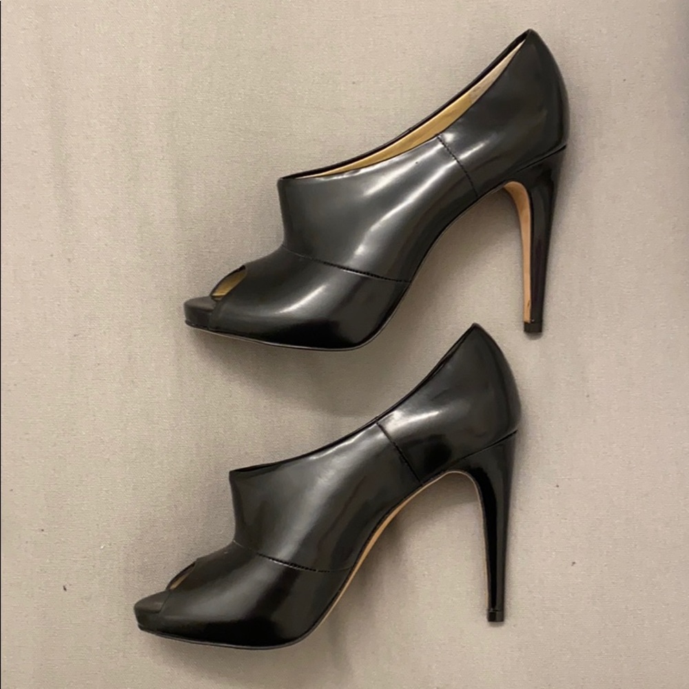 Diane Von Furstenberg open toe booties 7.5